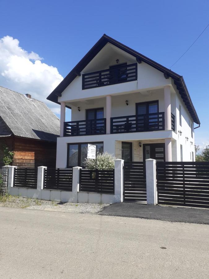 Casa Bianca Oncesti Guest House Eksteriør bilde