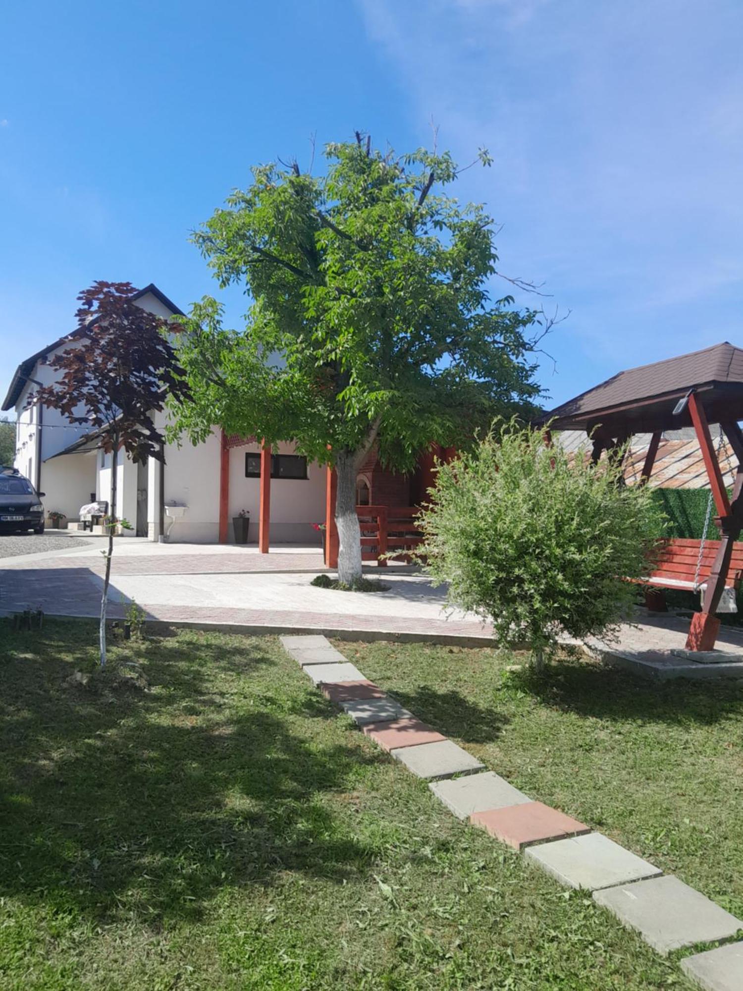 Casa Bianca Oncesti Guest House Eksteriør bilde